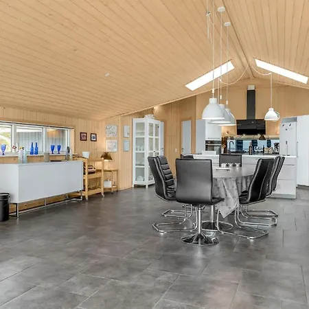 Four-bedroom Holiday In Casa de Férias *