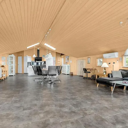 Four-bedroom Holiday In * Blåvand
