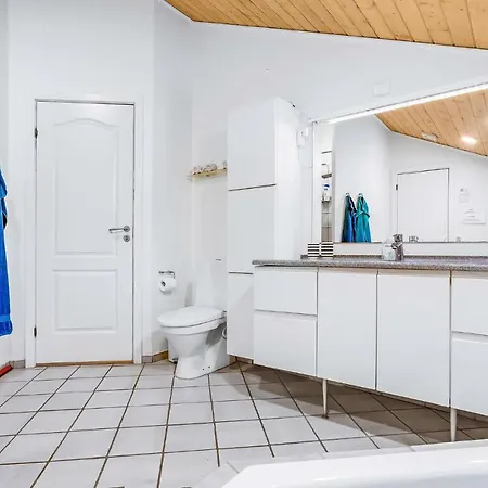 Four-bedroom Holiday In Casa de Férias Blåvand